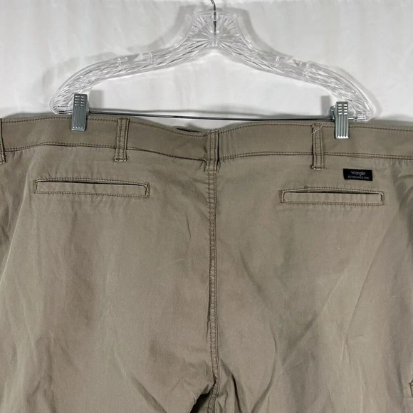Wrangler Shorts Men's 48 Brown Pockets Cotton Blend 9.5" Inseam Button Zip - Picture 6 of 10